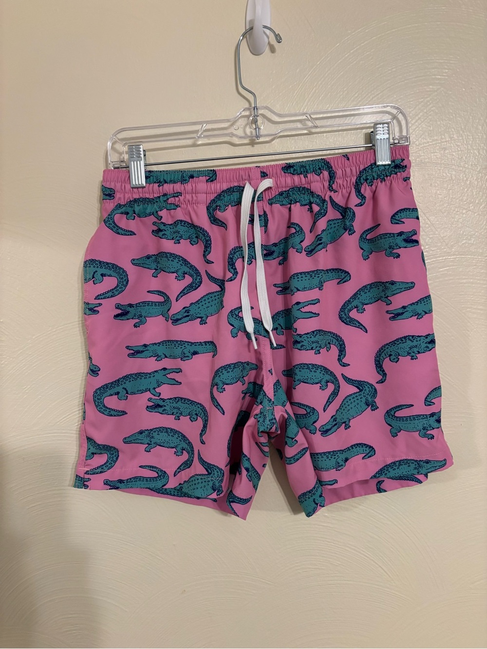 Chubbies Swim Trunks Men’s M Pink Alligator Crocodile Print 5.5” Inseam